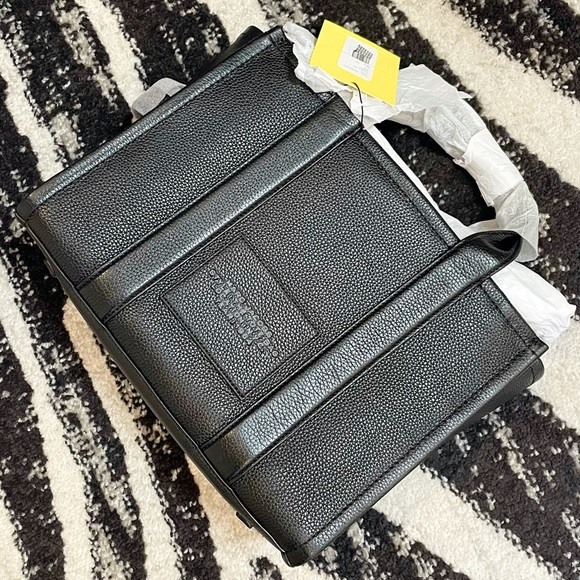 Marc Jacobs Leather Small Tote Bag - Picture 8 of 12